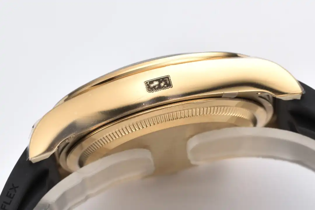 スーパークローン ロレックス デイトナ 40 mm ゴールデン ダイヤル 126518LN “ピカチュウ” $599.00 – $1,299.00